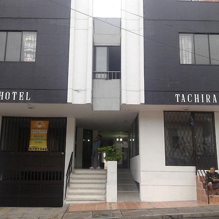 בוקארמנגה Hotel Tachiras מראה חיצוני תמונה