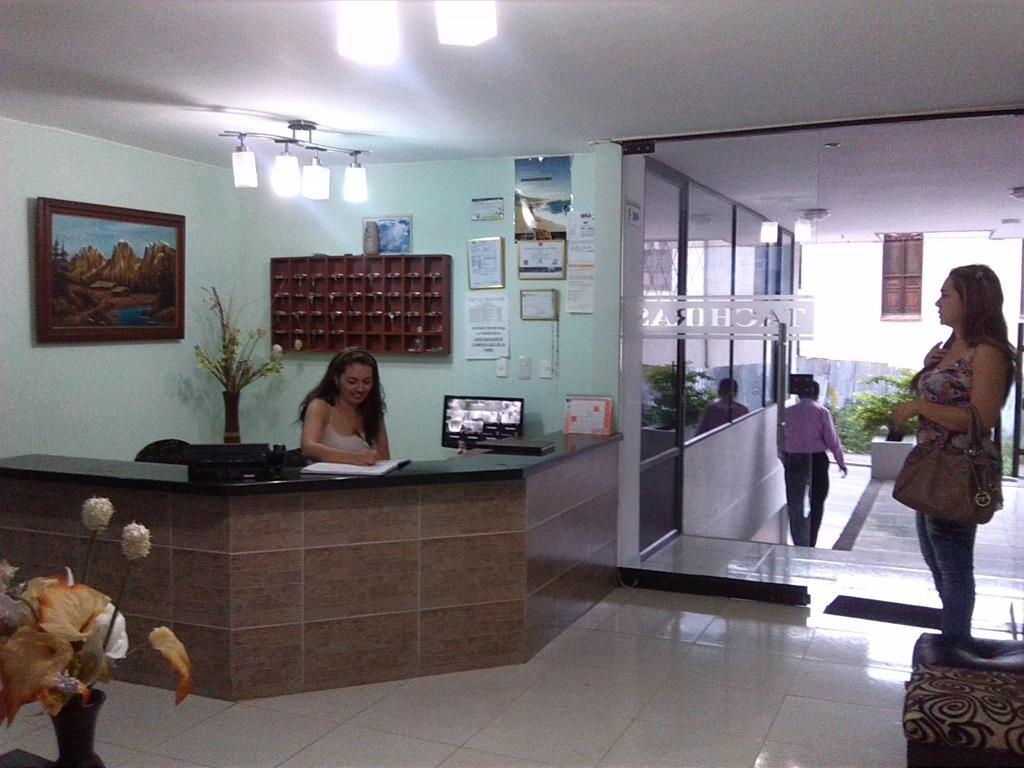 בוקארמנגה Hotel Tachiras מראה חיצוני תמונה